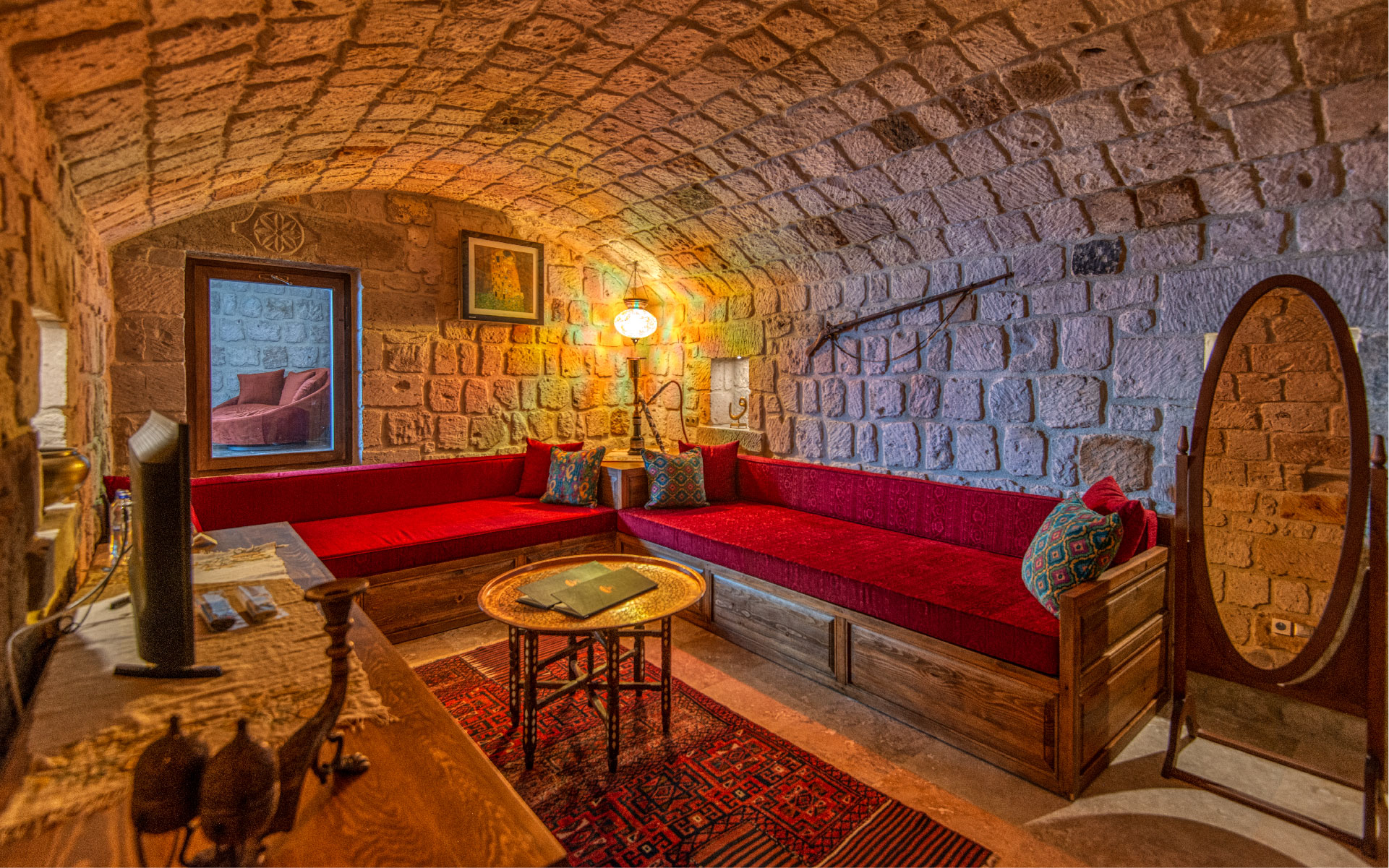 Muhteshem Pool Suite